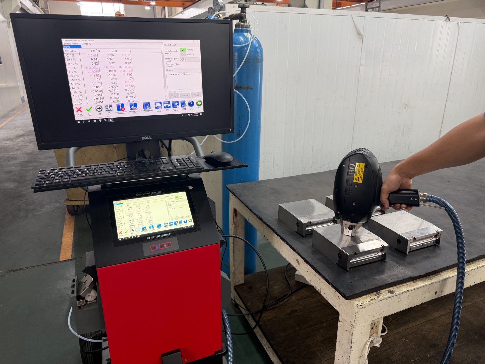 Spectro SPECTROPORT spectrometer verifying steel chemistry