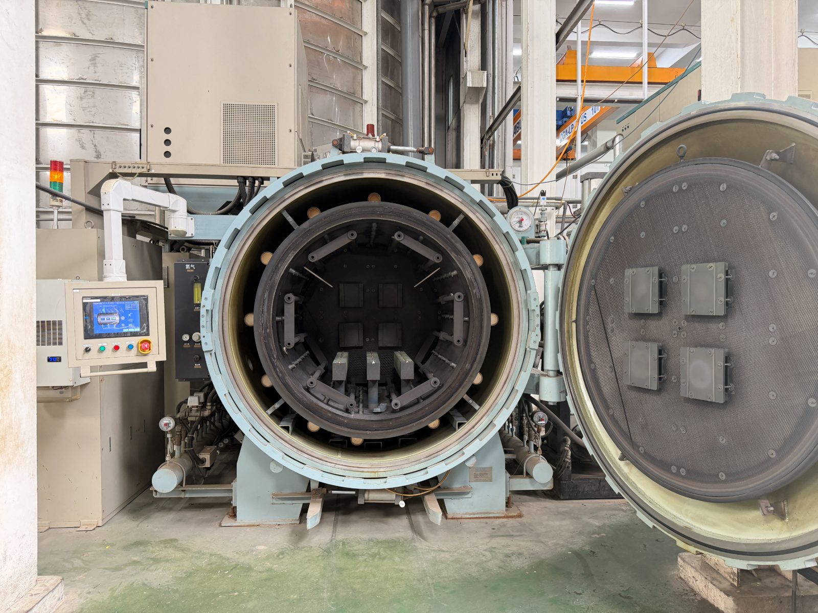 Small Ulvac vacuum heat-treatment furnace